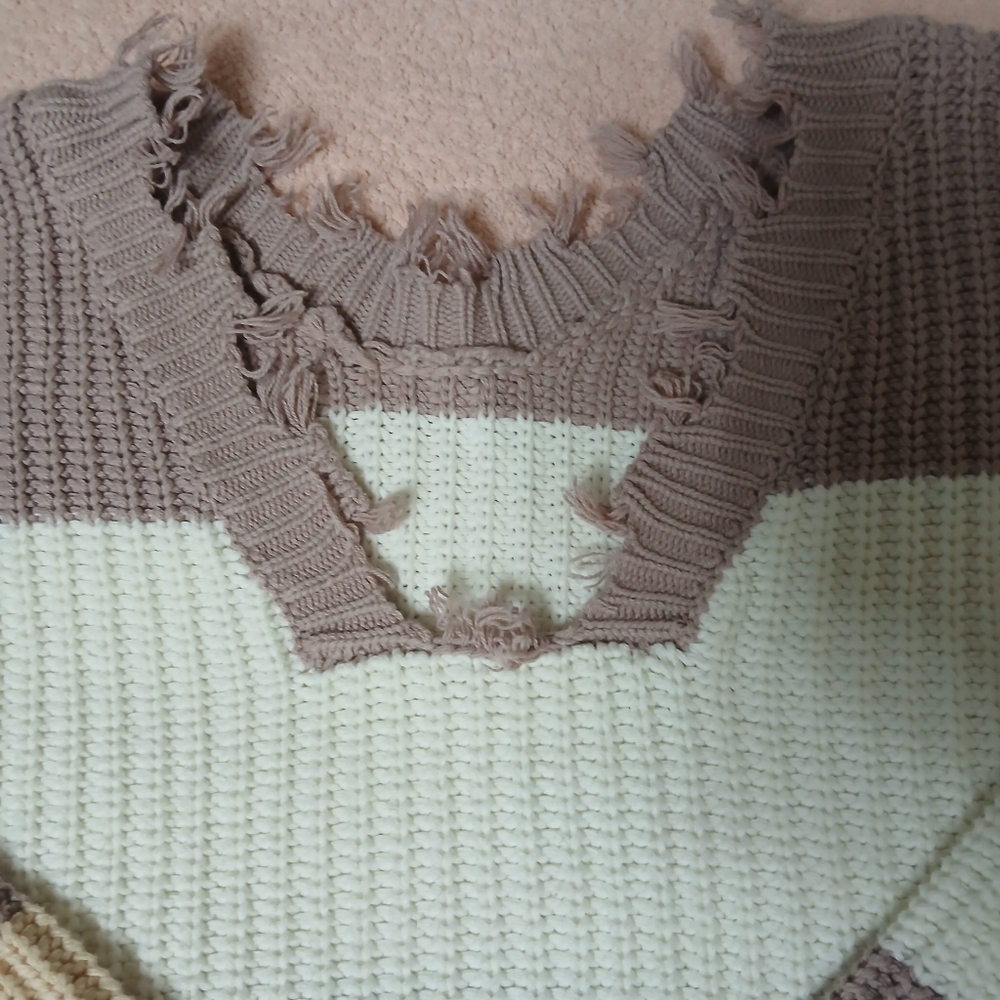 Sweater - Picture 3 of 5